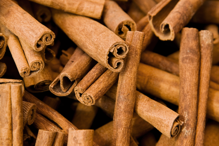 Tinh dầu vỏ quế - Cinnamon Bark Essential Oil