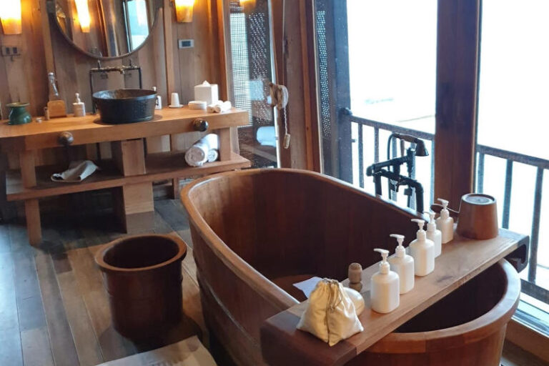 dau-goi-sua-tam-lit-khach-san