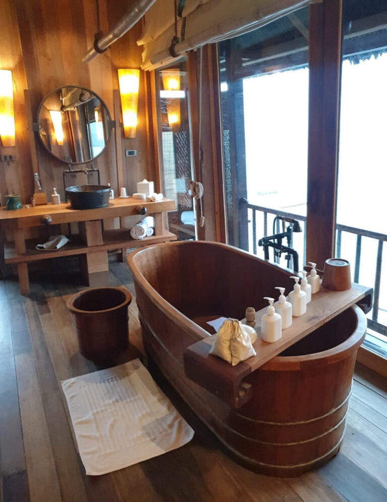 dau-goi-sua-tam-lit-khach-san